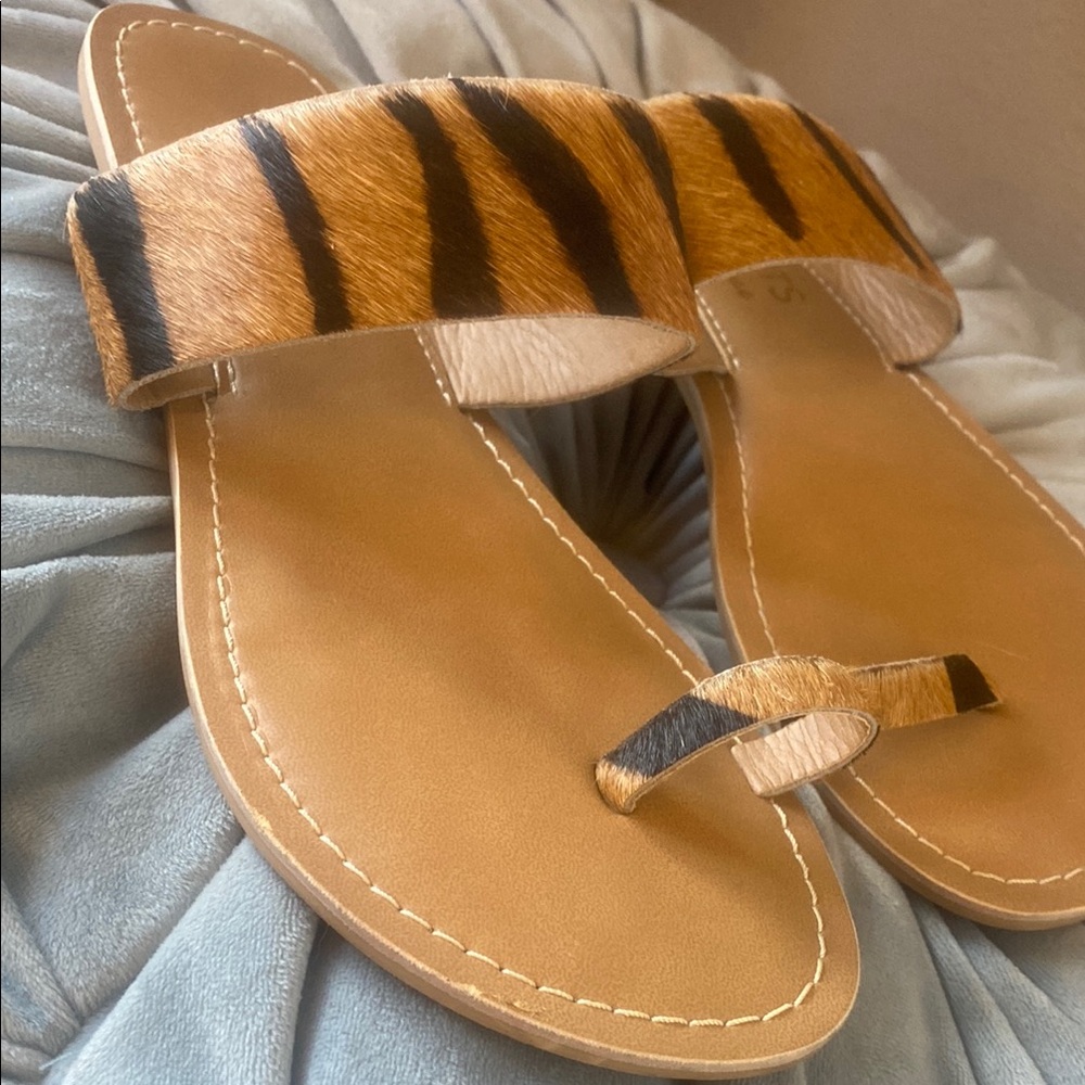 - Stylish Animal Print Sandals 8 Coconuts Super. Ute - Picture 2 of 4